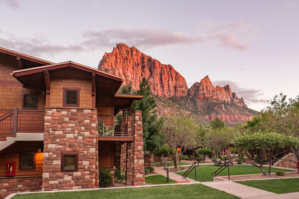 Отель Cable Mountain Lodge