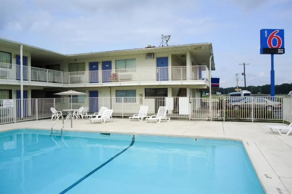 Motel 6-Lumberton, NC