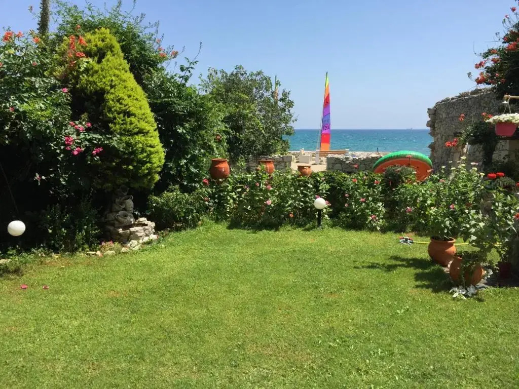 Asterias Studios & Apartments