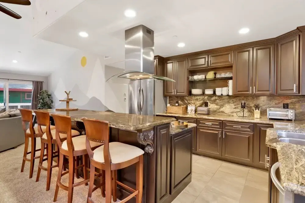 2090-majestic Sky Retreat 3 Bedroom Home by RedAwning