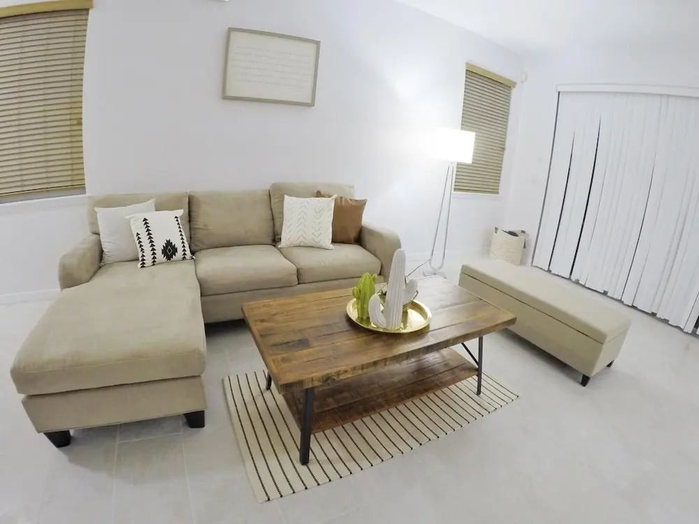 Four Bedroom Pool Home - 1008 RR - Vusa