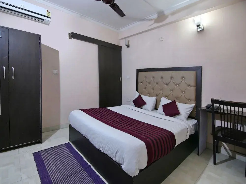 OYO 709 Hotel Cross Winds