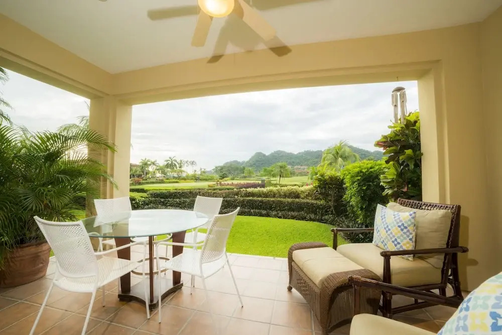 Del Mar 4O 2 bdr Garden View in Los Suenos