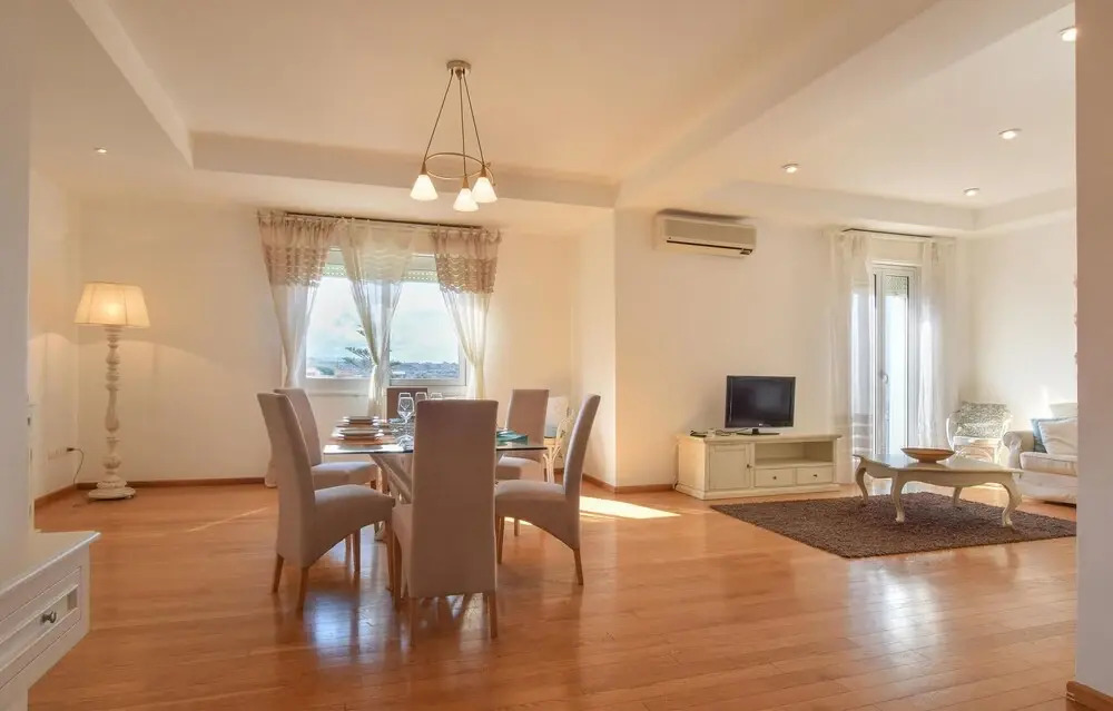 Stunning Apartment in Acquedolci With 3 Bedrooms and Wifi