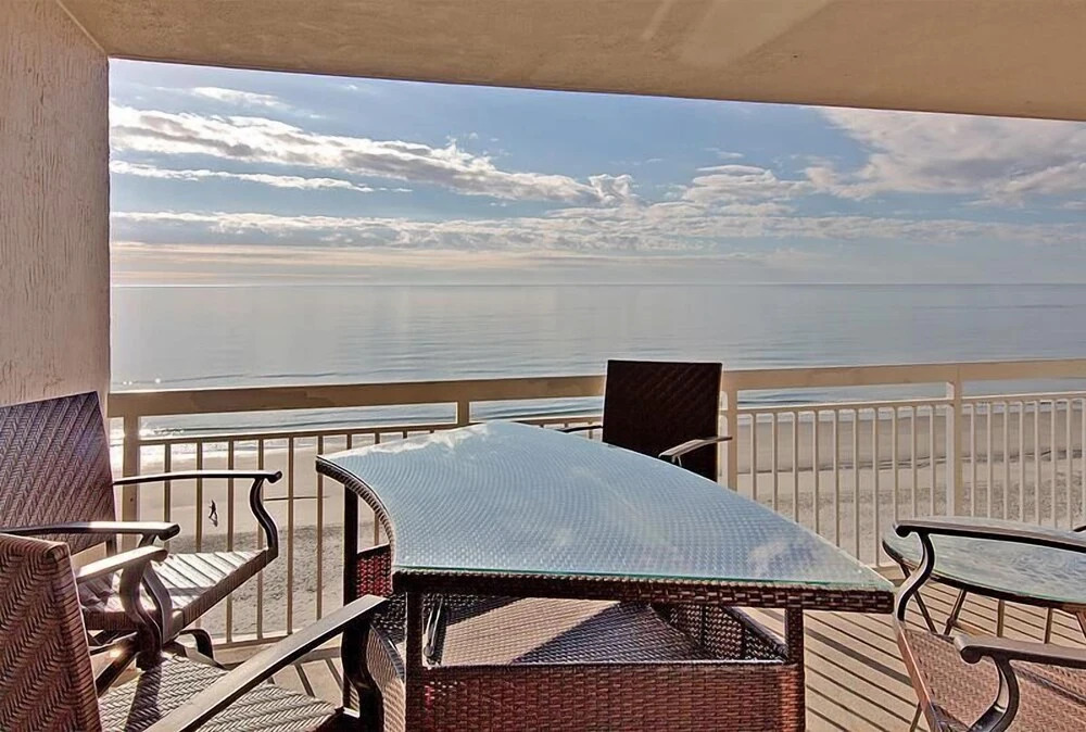 Crescent Shores N - 703 Apartment 4