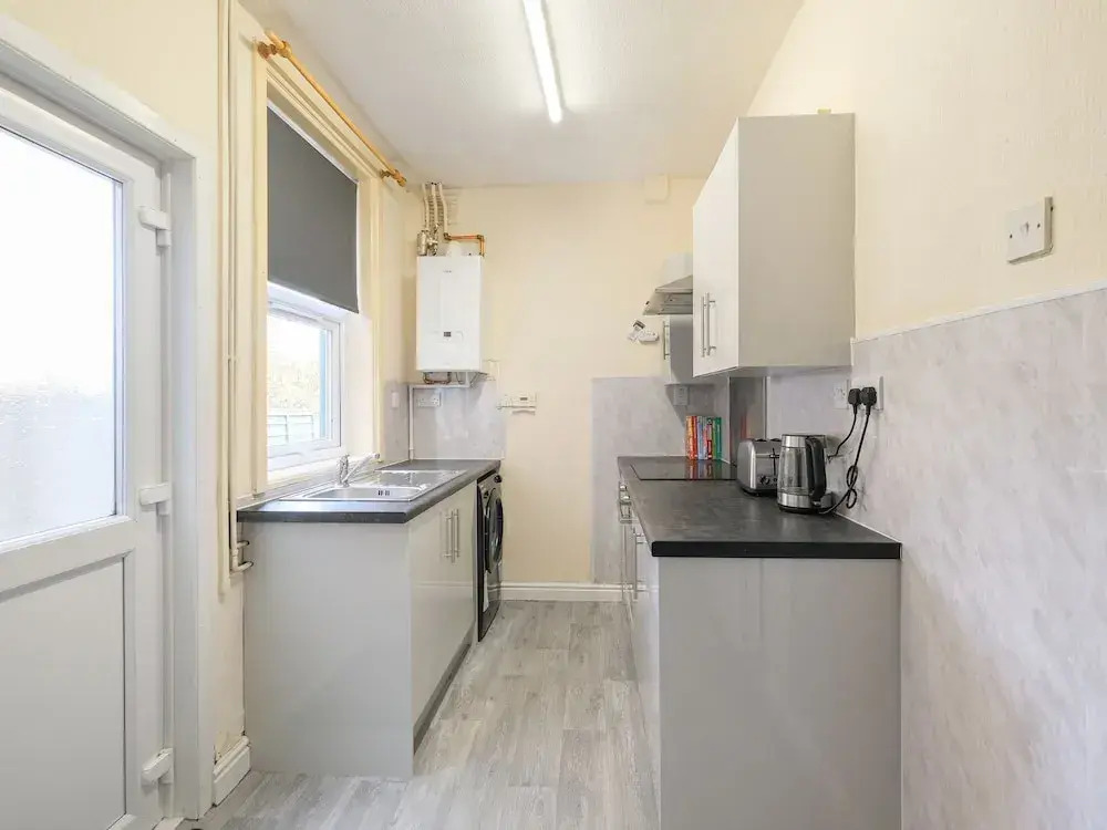Lovely Large 2-bed House With 2 Reception Rooms