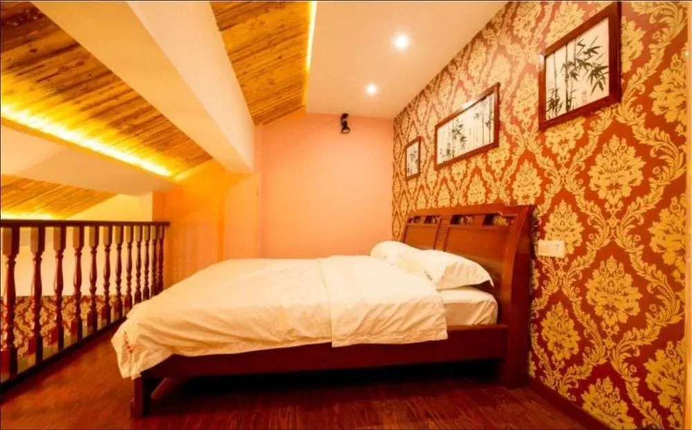 Wuzhen Shibajian Theme Inn