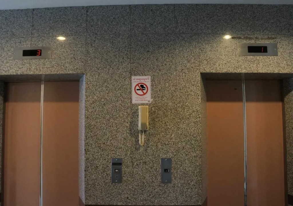 Maneerote Hotel