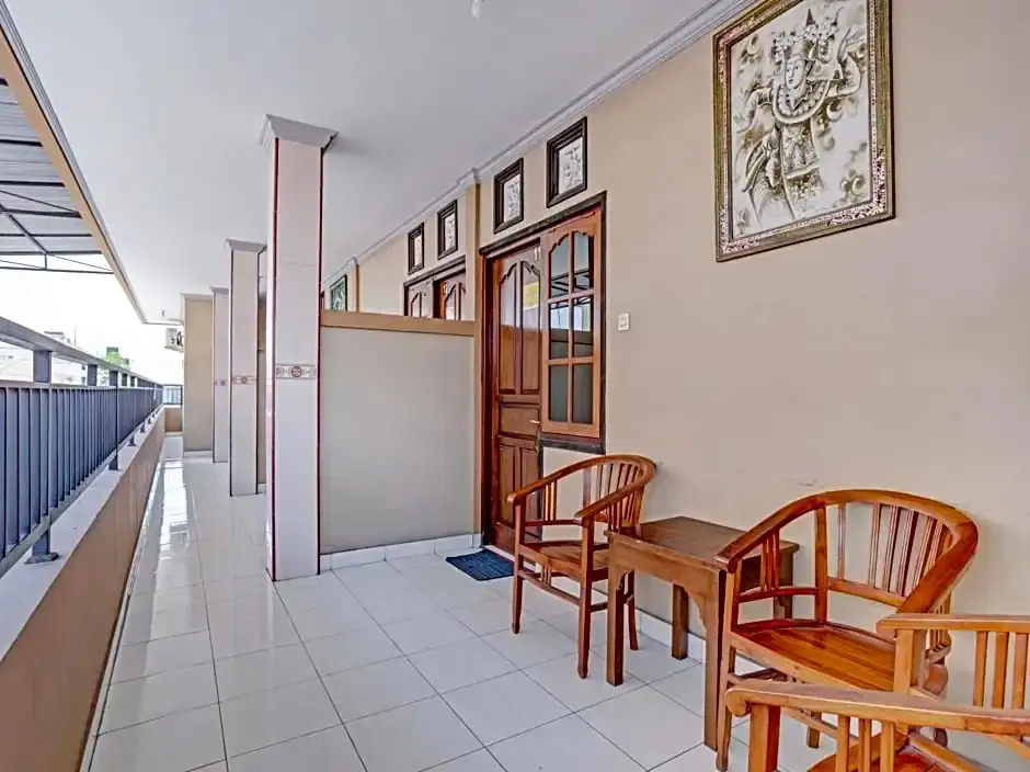 OYO 90520 Kuta Family Guest House