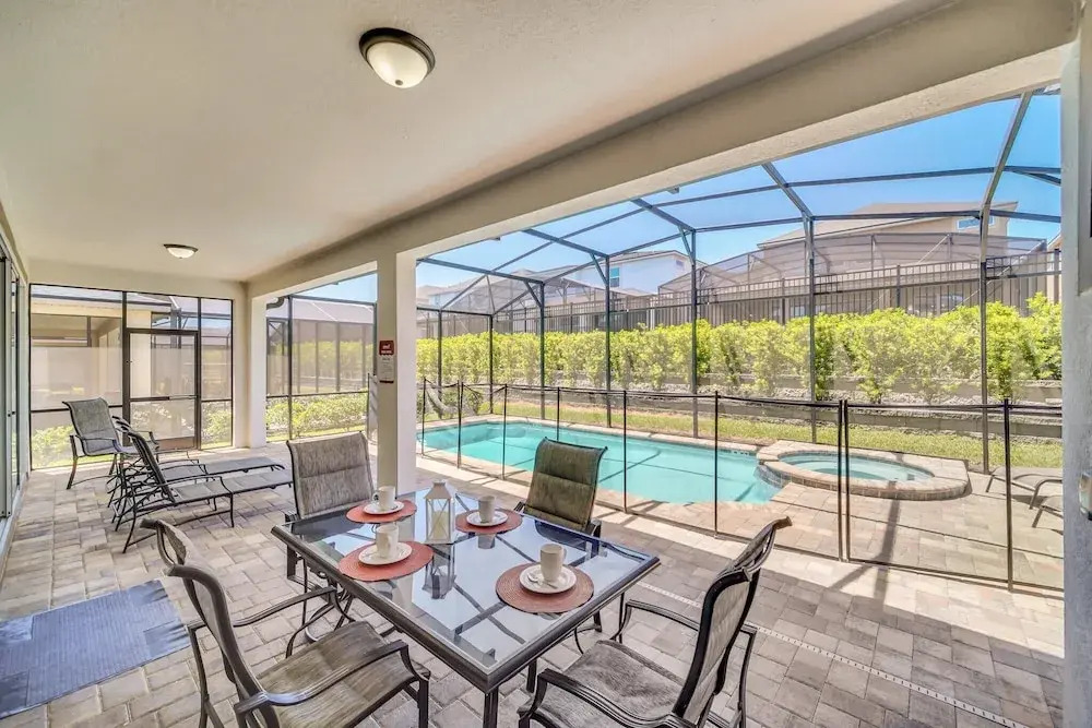 Avenger's, Frozen and Alice in Wonderland Themed Rooms! Private Pool and Modern Decor!