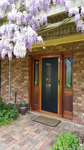 Wisteria Lodge Bed and Breakfast