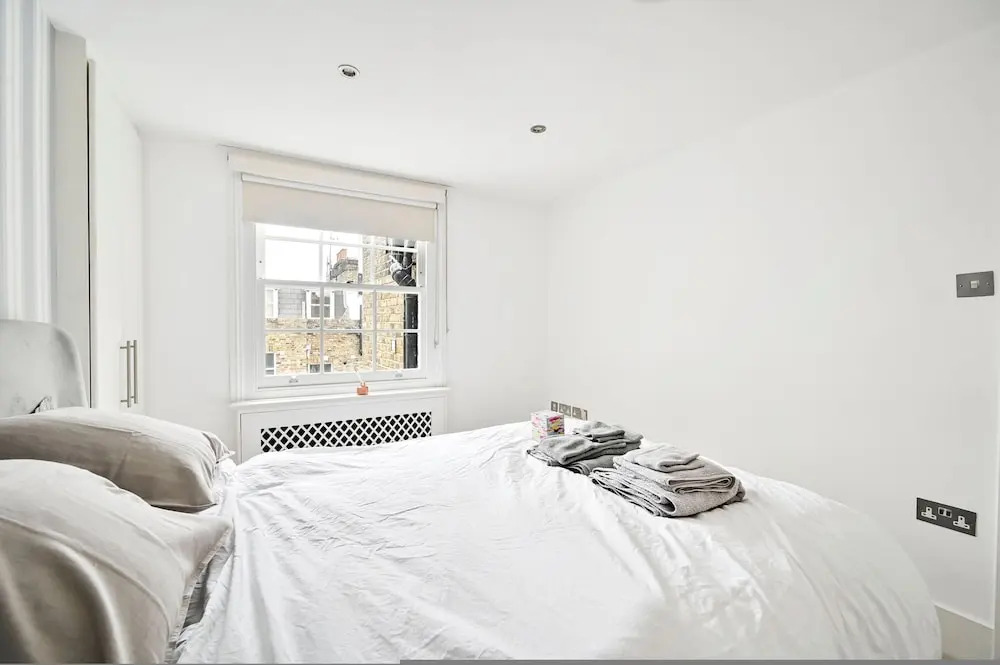 5 Beds House - 5 Mins to Victoria Station