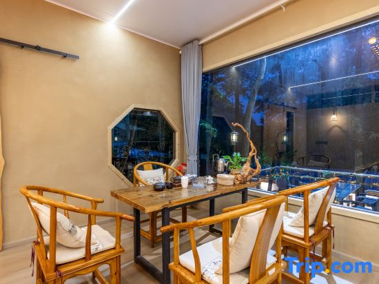Dujiang Emerald Linyashe Homestay (Qingchengshan Branch)