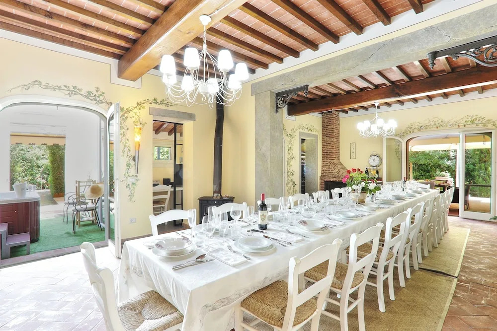 Luxury Villa in Tuscany with Pool near Pisa and Florence - Sixe Bedrooms 12 pl