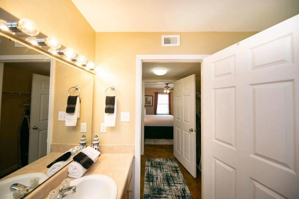 Colony Club E2 by Gold Star Vacation Rentals