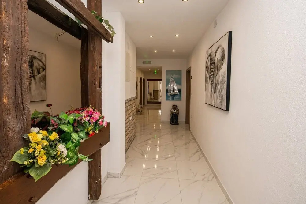 4 Great Villa Ancora For 16 Guests