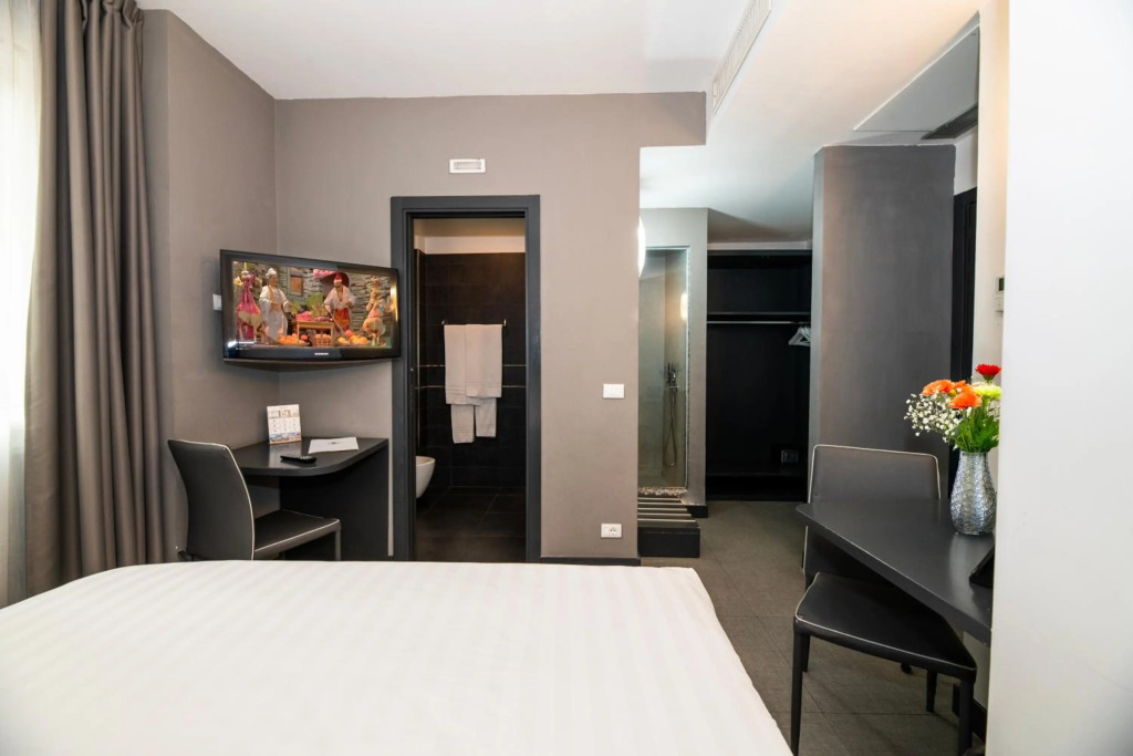 Golden Hotel