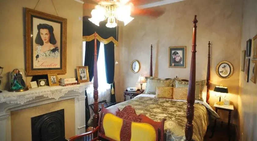 HH Whitney House - A Bed & Breakfast on the Historic Esplanade
