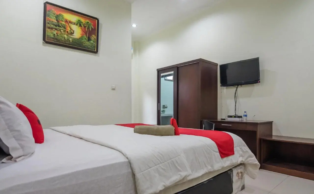 RedDoorz Syariah near Taman Rimba Zoo Jambi