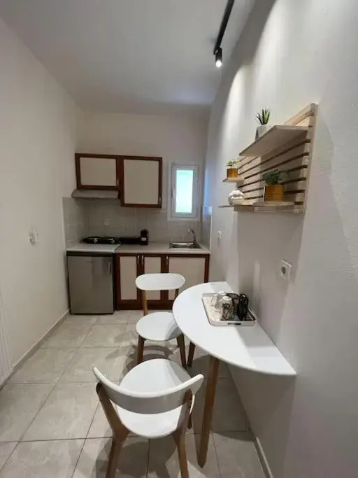 Alexandros Apartments