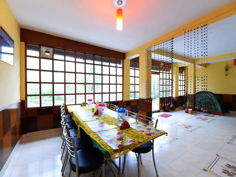 OYO 14257 Home Pleasant Family Studio at Prini