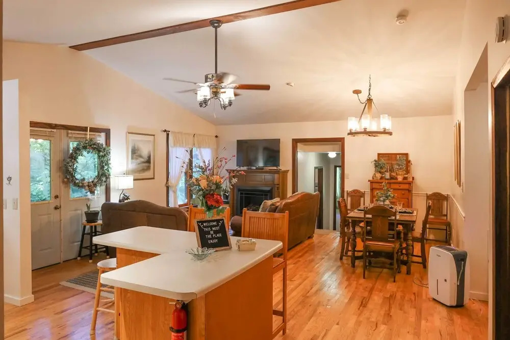 Cozy Whittier Home w/ Fire Pits < 15 Mi to Hiking!