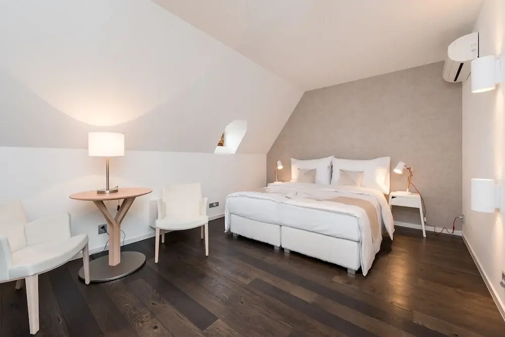 EMPIRENT Apartments City Center
