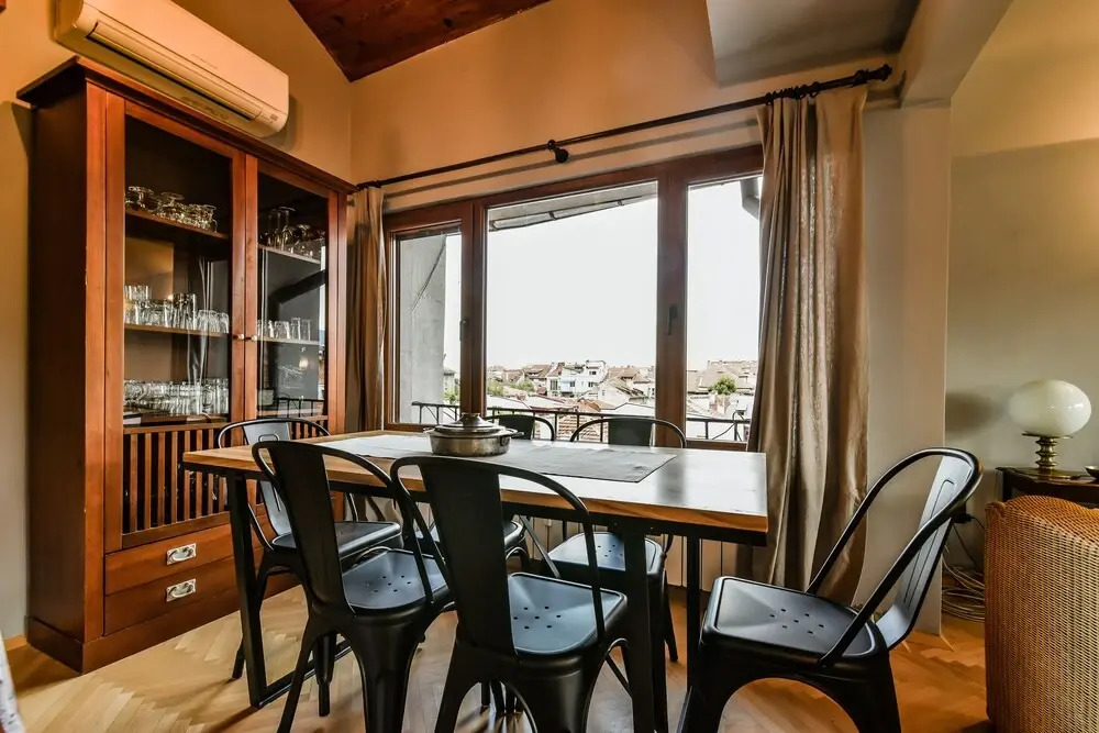 FM Luxury 3-BDR Apartment - 3 Levelled Home