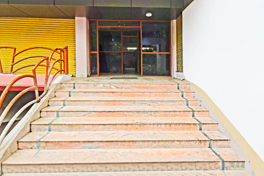Townhouse Sanath Nagar Near Railway Station
