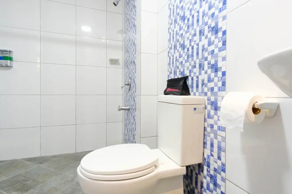 RedDoorz Plus @ West Nautical Road Puerto Galera