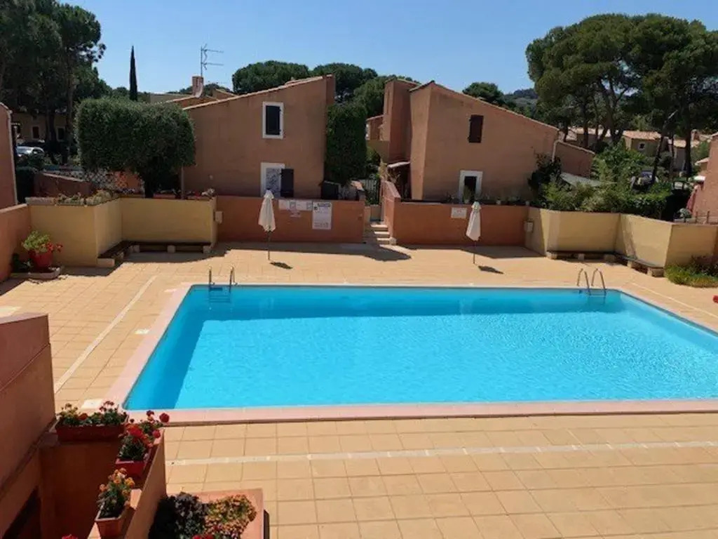 Villa climatisée avec parking, résidence avec piscine, Cap dAgde - FR-1-607-62