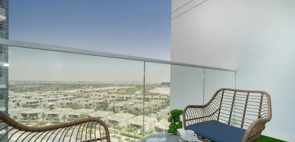 Carson Elegant Living in One Bedroom