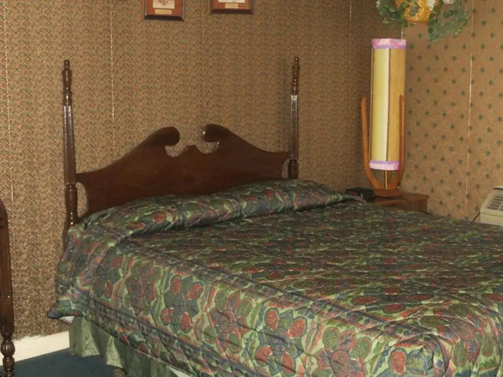 Holiday Motel