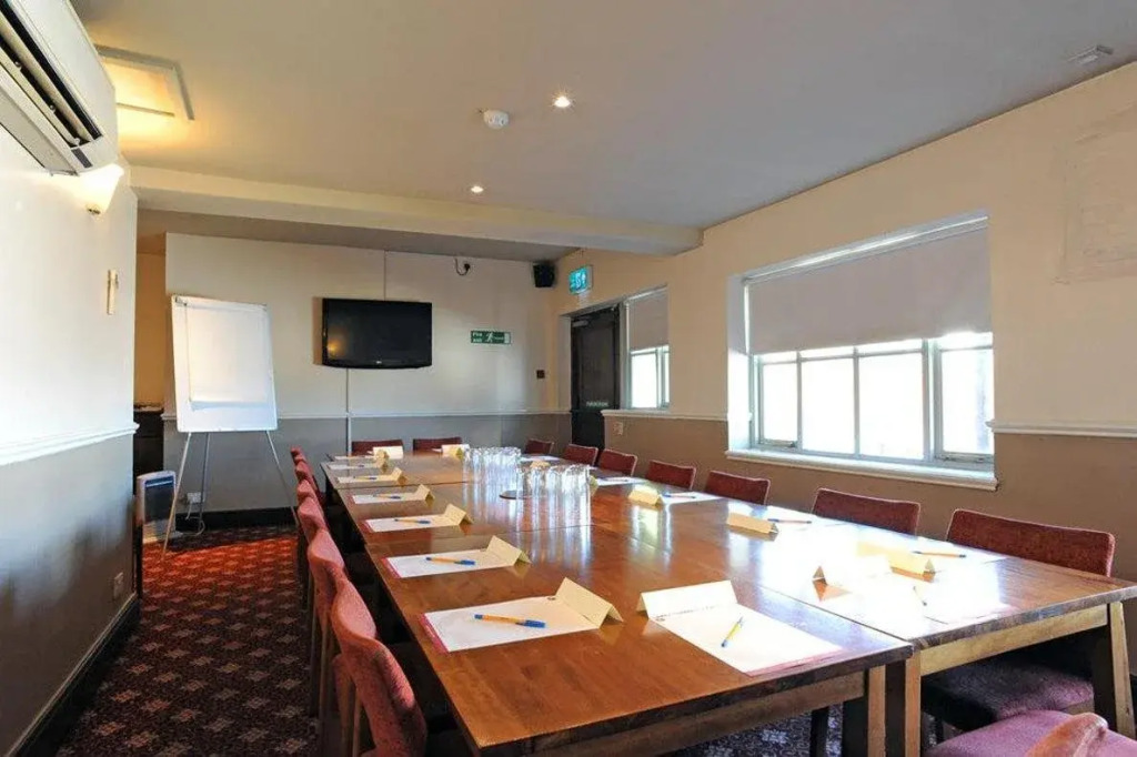 Berkshire Arms by Chef & Brewer Collection