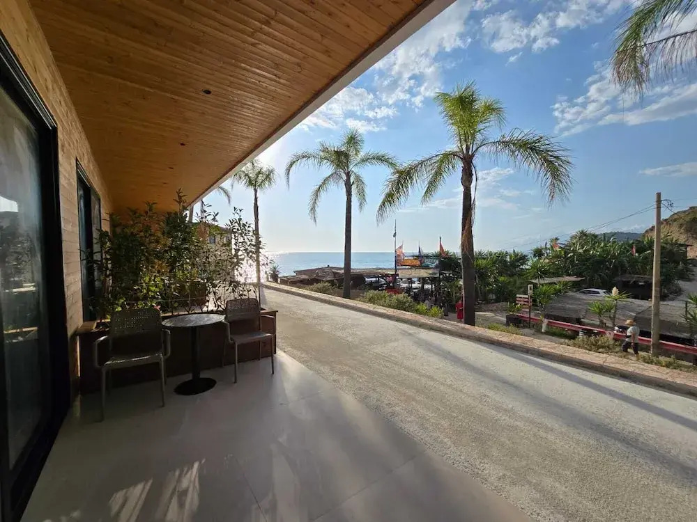 Nalu Beach Villas