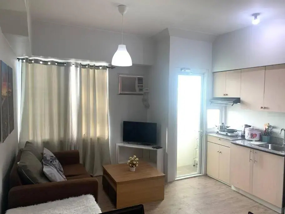 Lovely 1 Bedroom Condo with Balcony