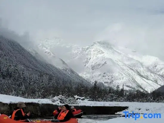 Walker Mountain Residence (Siguniang Mountain)