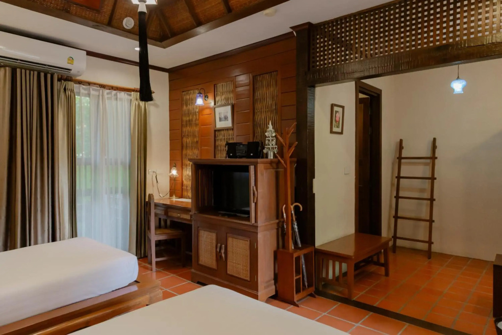 Horizon Village & Resort