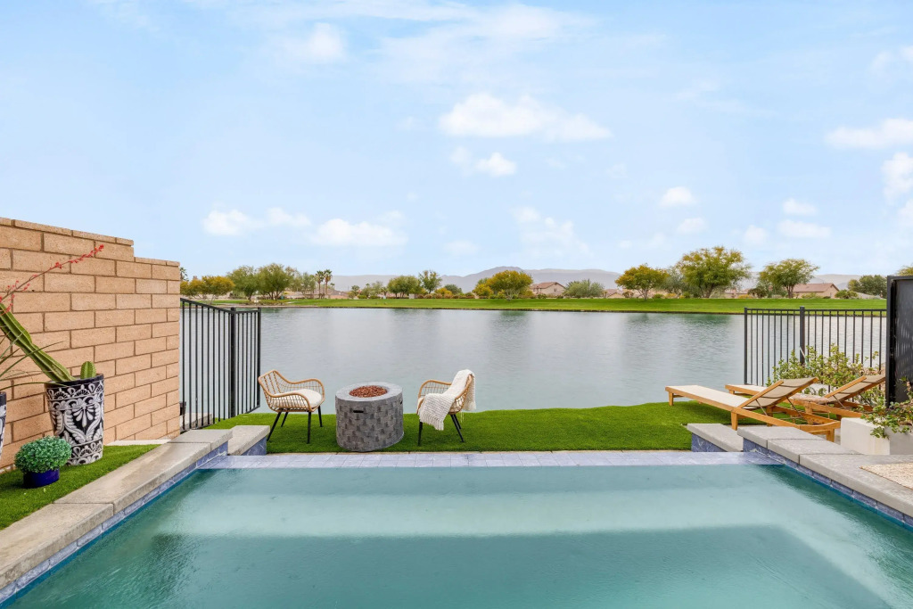 Sunburst by Avantstay Lakefront + Mountain Views