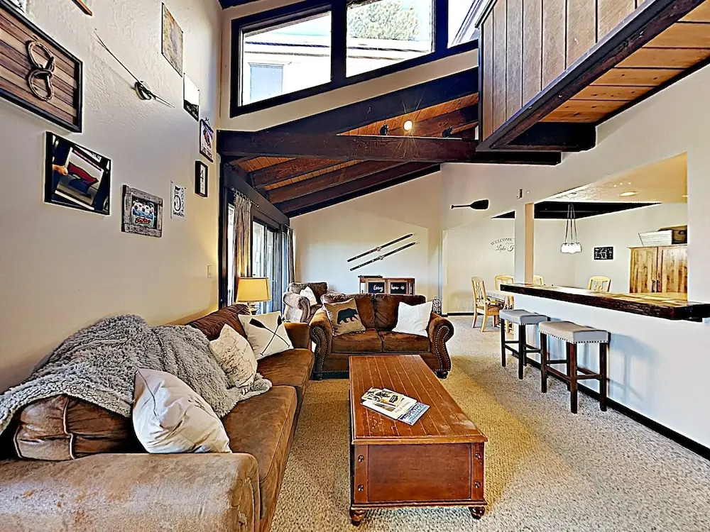 New Listing! Mountain-View Townhome w/ Hot Tub townhouse