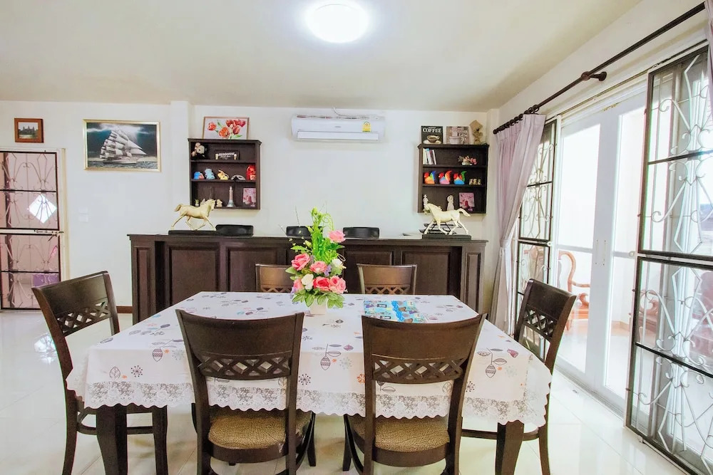 PRIVATE RESIDENCE HOSTED by Sasithorn