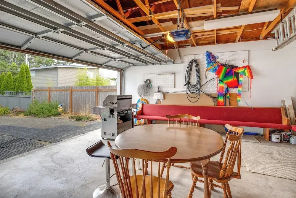 Relaxing Lincoln City Coastal Escape Near Beach!