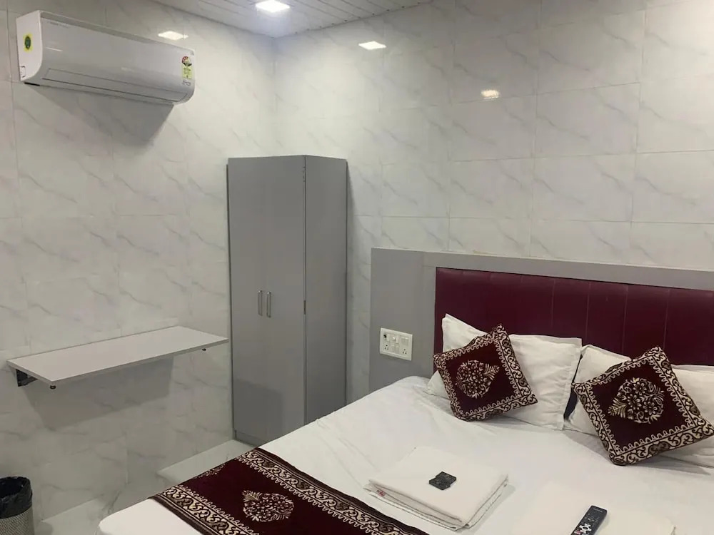 Hotel Sai Plaza