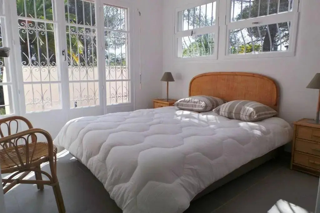 Lou Mazett 2465 villa
