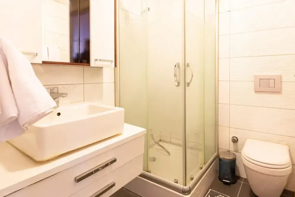 Central Studio Flat with Shared Pool in Sisli