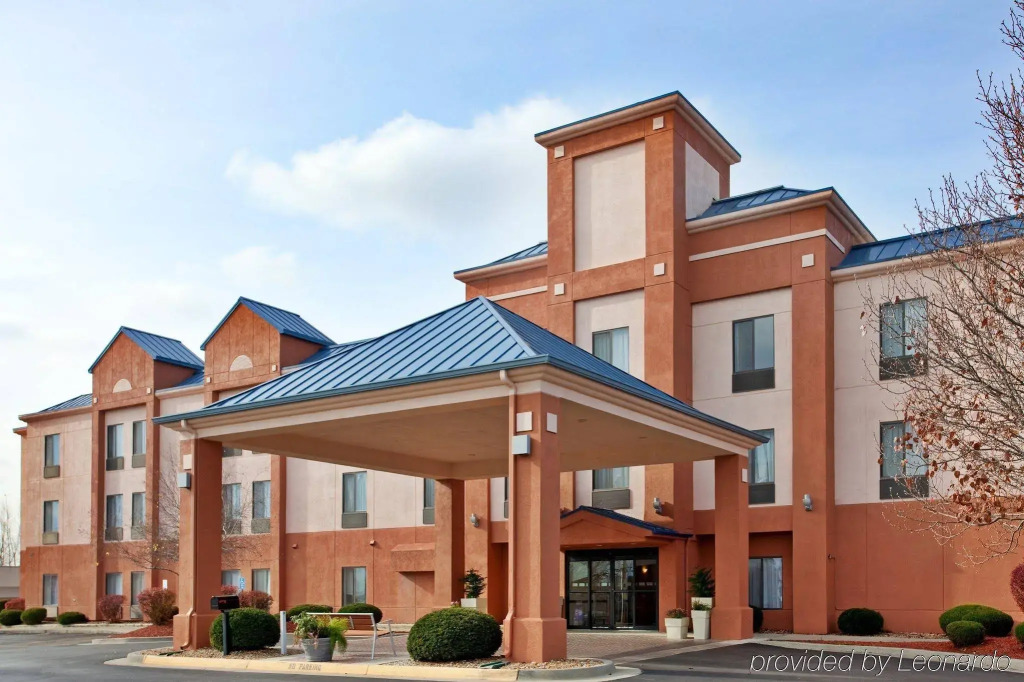 Spark By Hilton Lansing