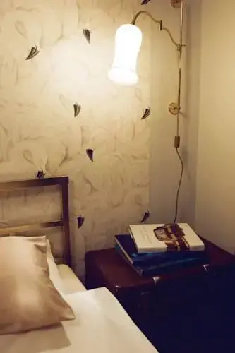 Larogys Place