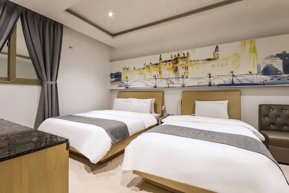 Gallery Hotel