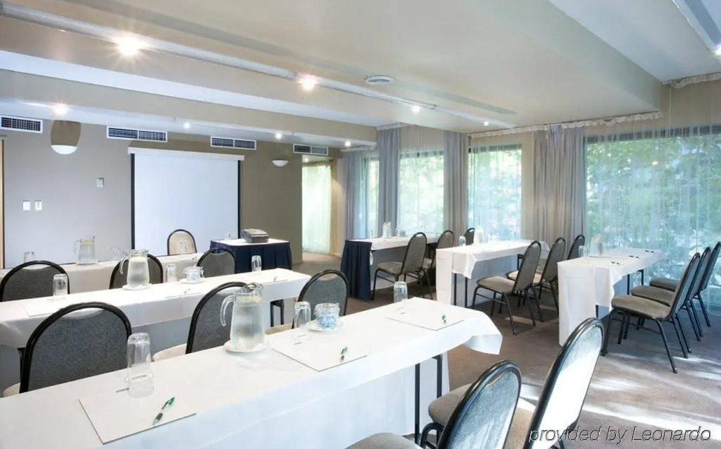 Hotel Indigo Melbourne on Flinders by IHG