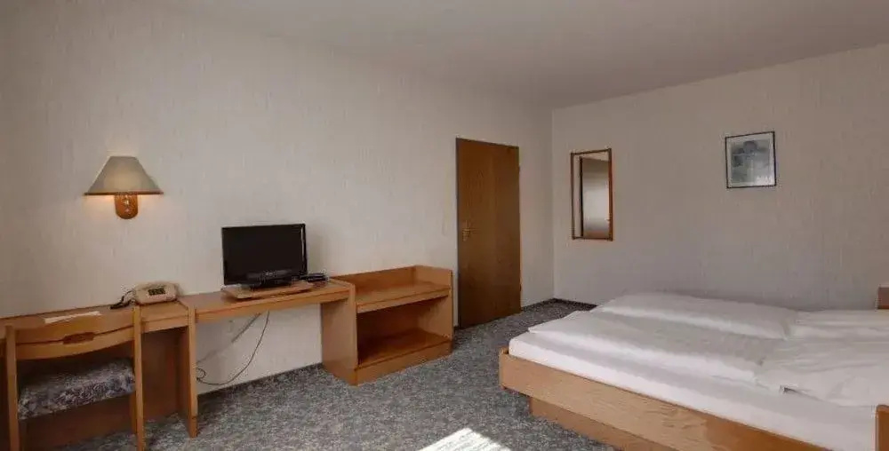 Hotel Restaurant Zum Jägerheim mit Innenpool